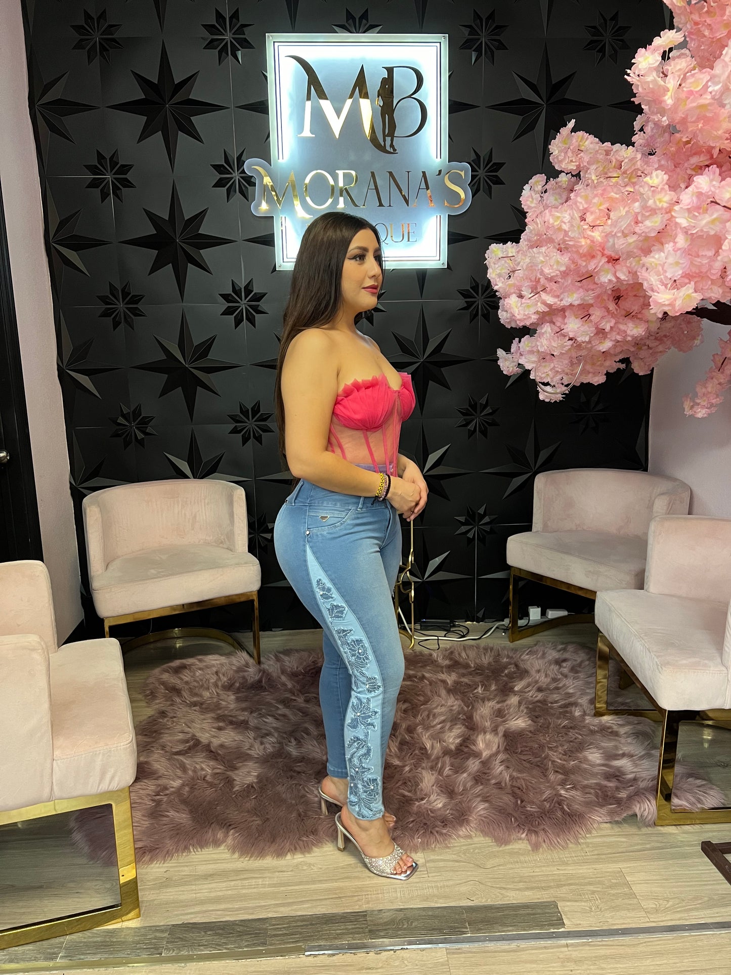 Adri Pearl Jean Colombiano